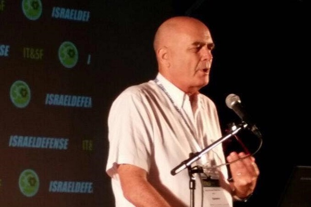 מפגש עם דודו צור